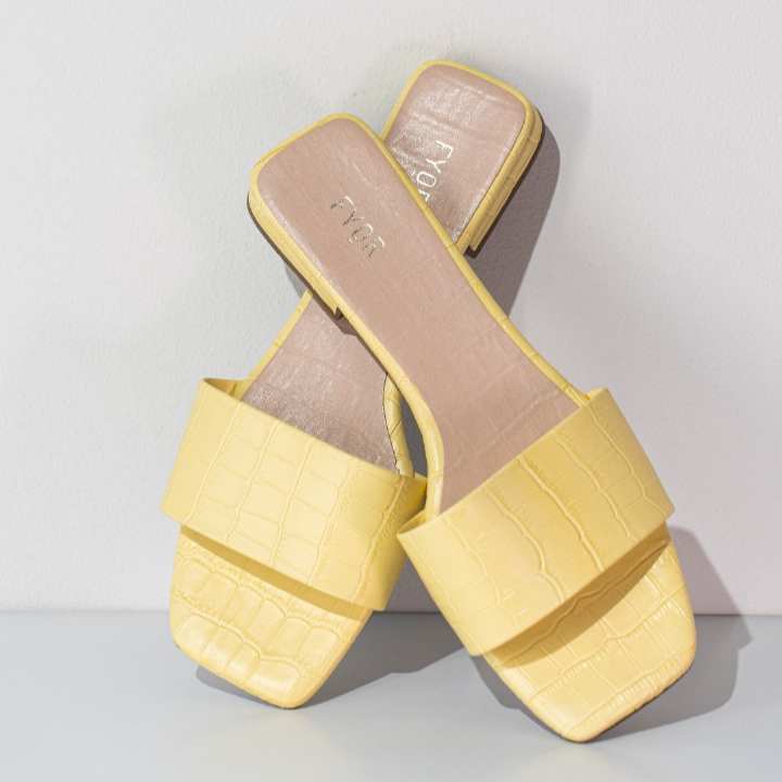 Illow  - Yellow