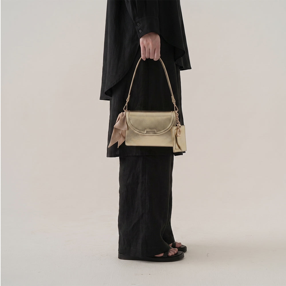 Cushy  - Gold