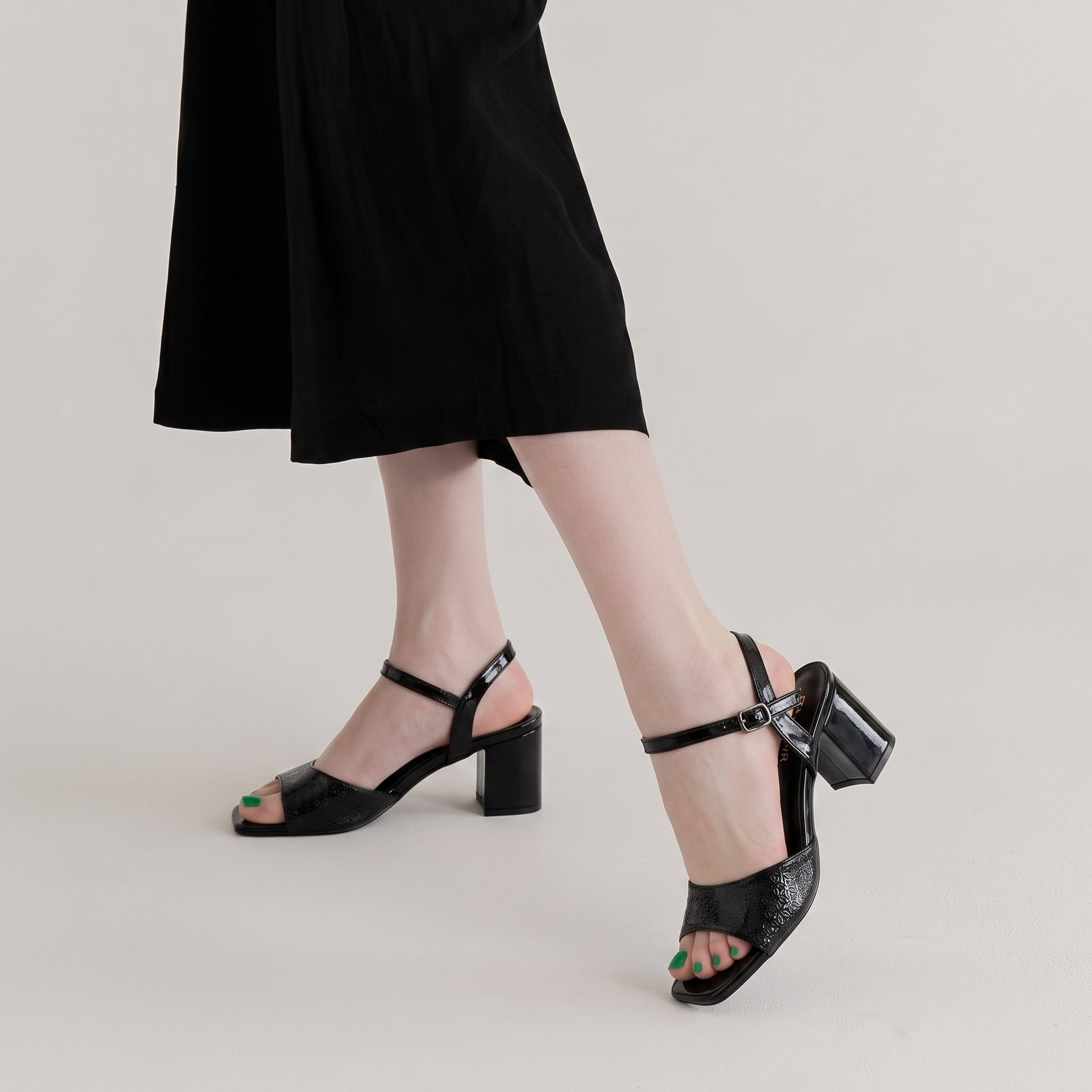 Mallery  - Black
