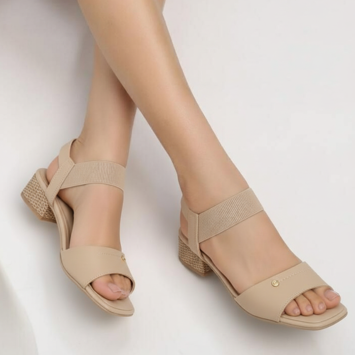 Juxta  - Almond