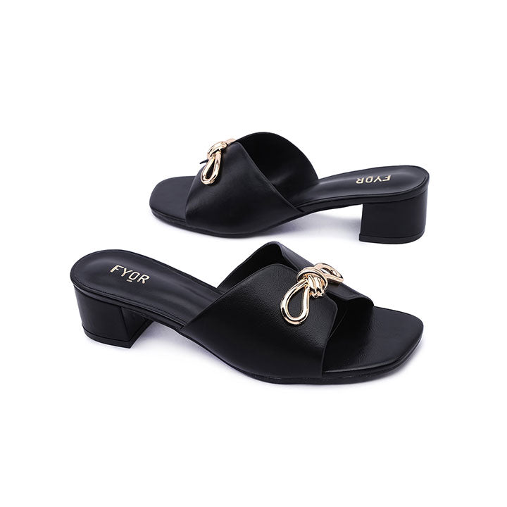 Rya  - Black
