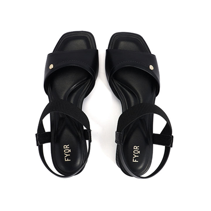 Juxta  - Black