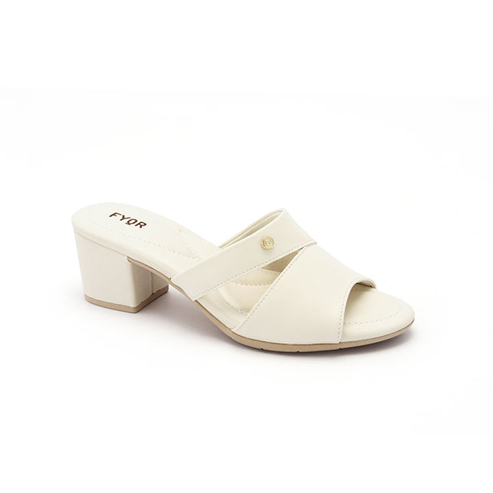 Revela  - White