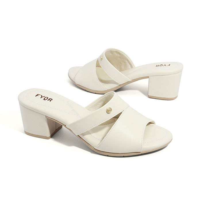 Revela  - White