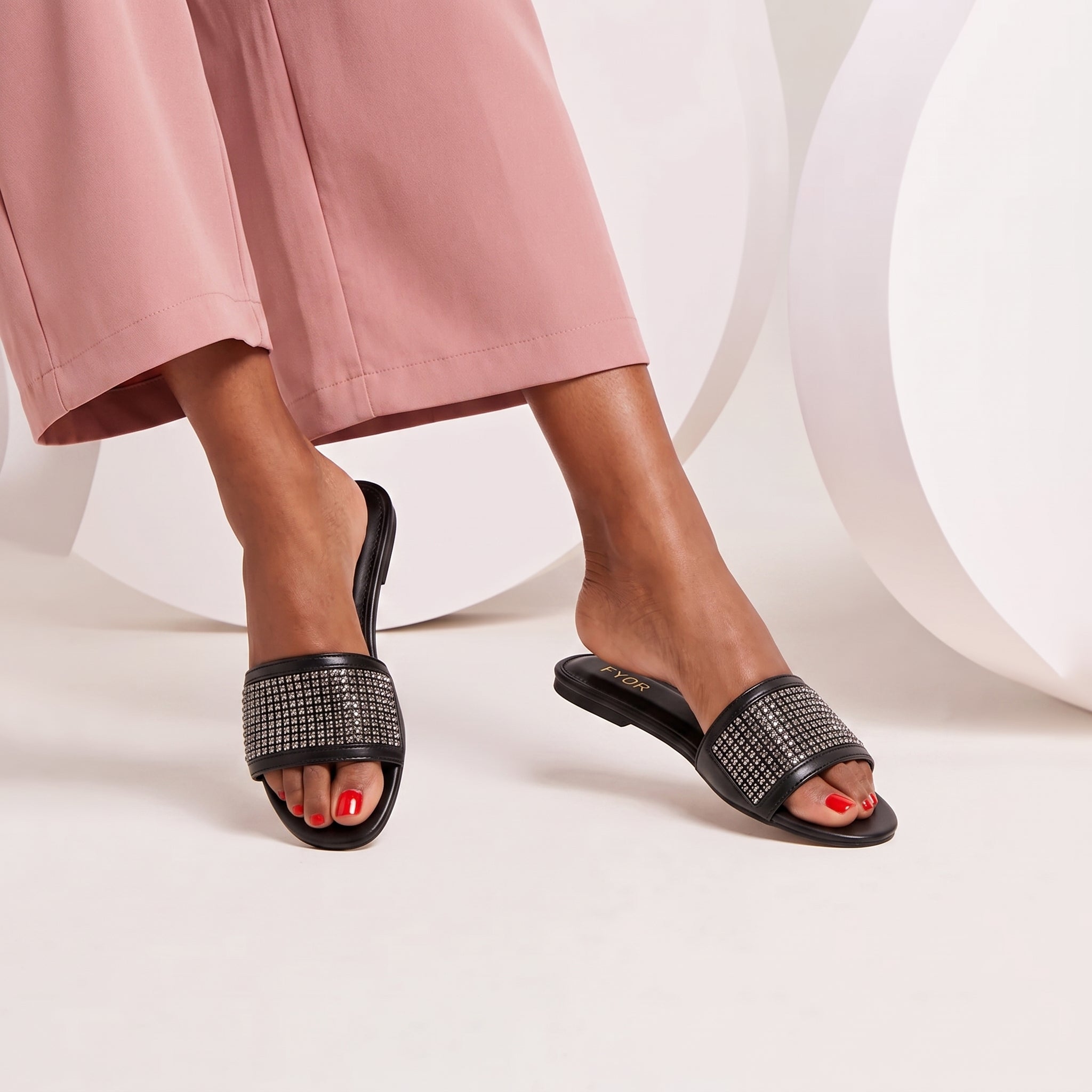 Fioni  - Black