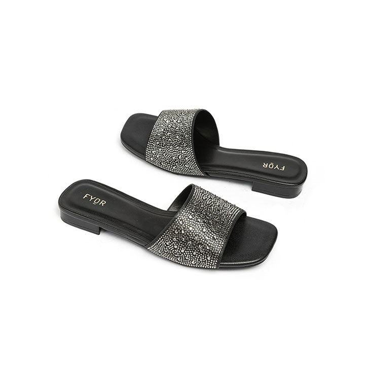 Fernly  - Black