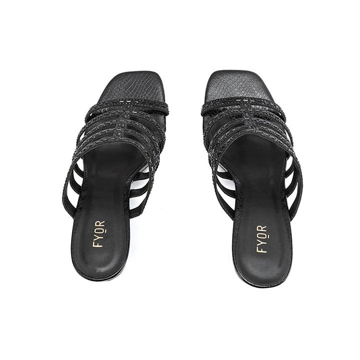 Ligia  - Black