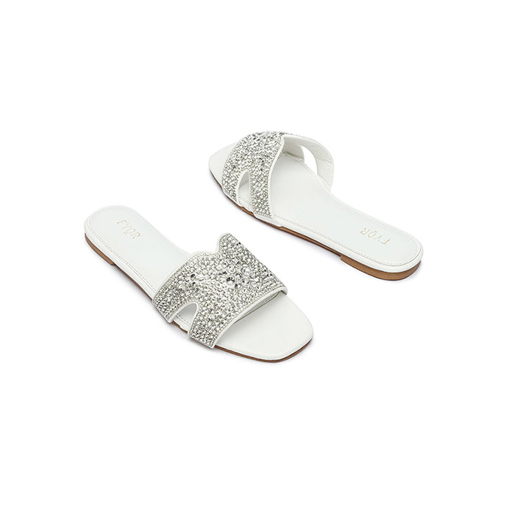 Mora  - White
