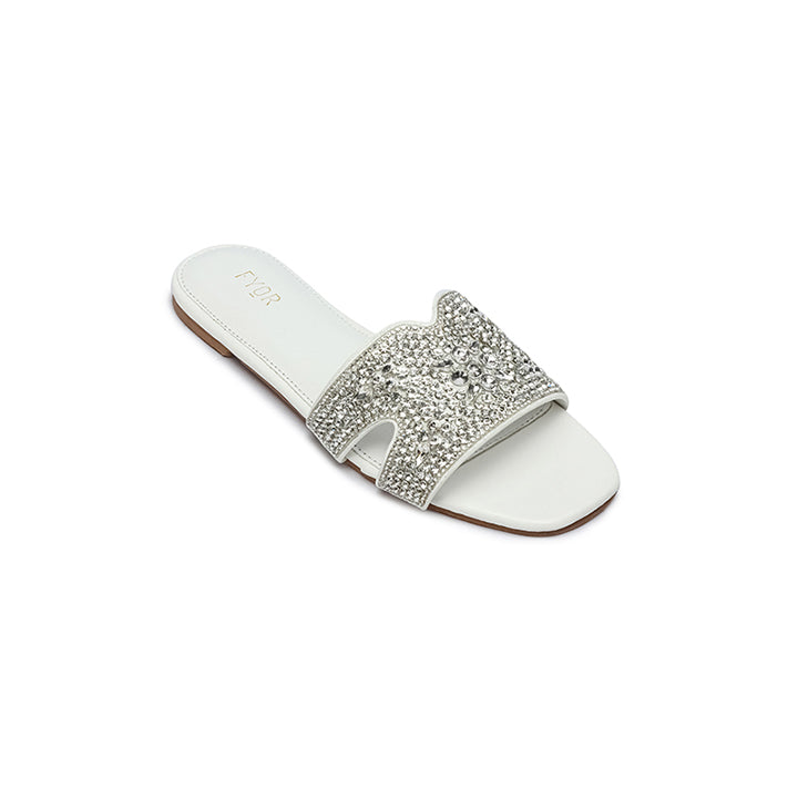Mora  - White