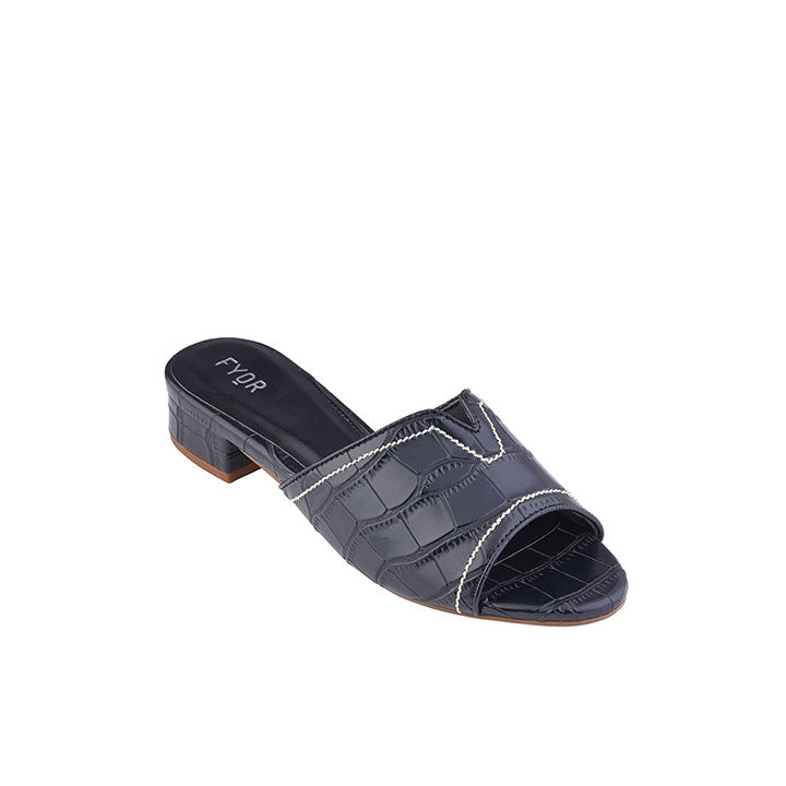 Lyna  - Black
