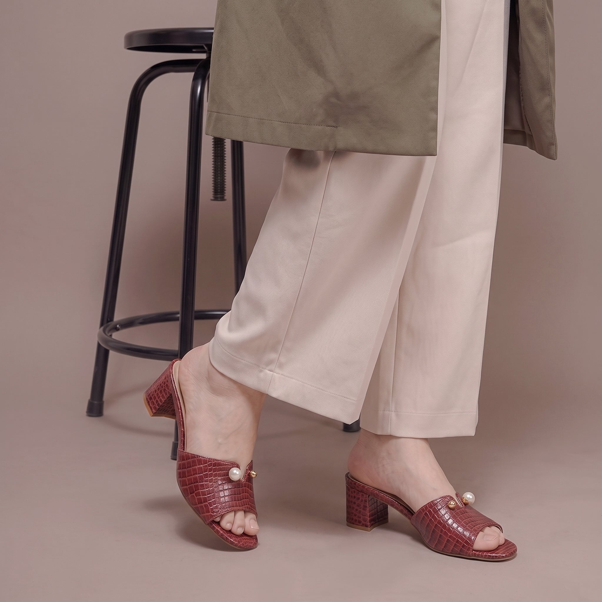 Sera  - Burgundy