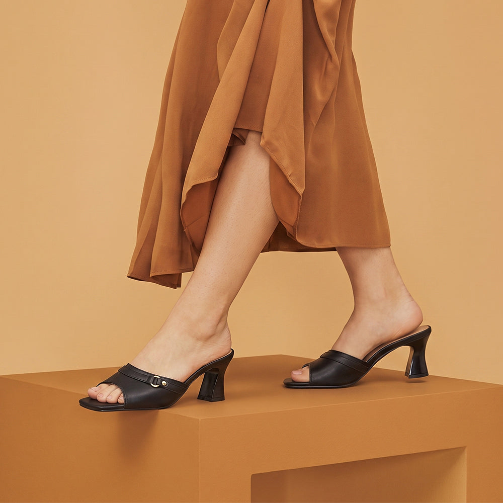 Tressa  - Black
