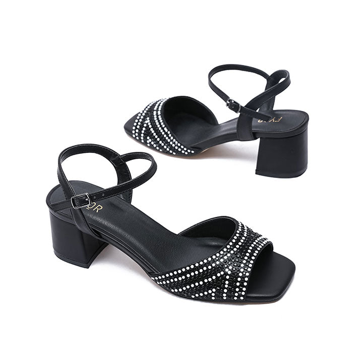Pippa  - Black